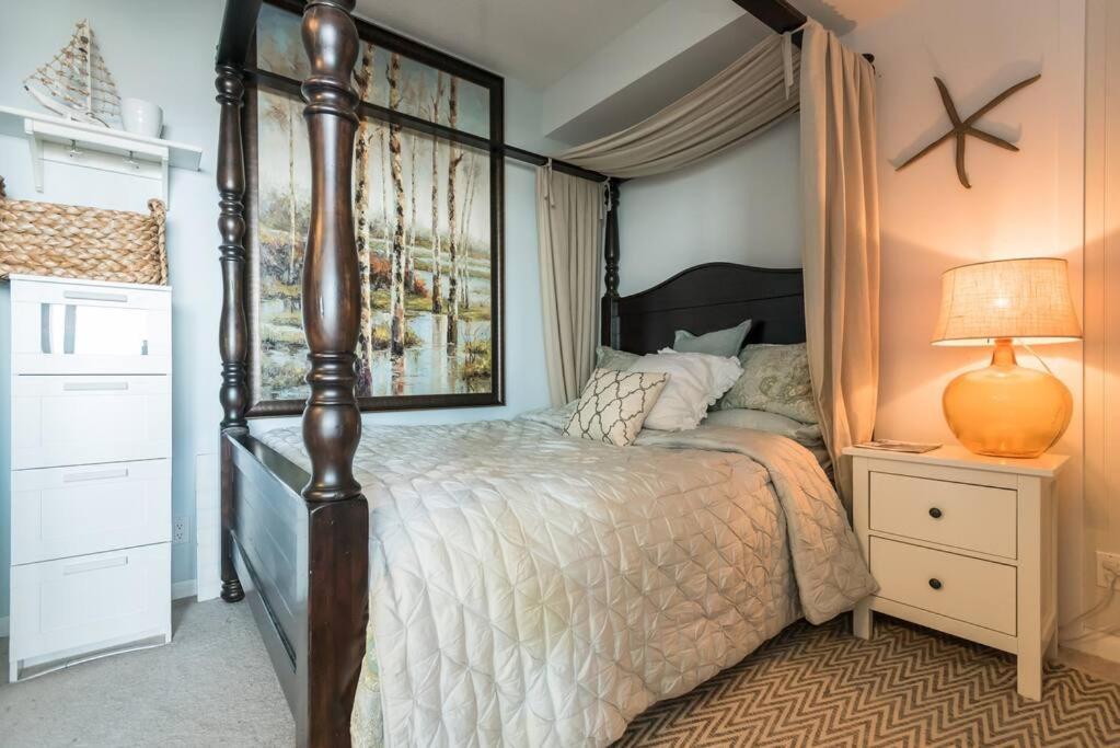 Stunning Condo With Fantastic View Of The City! Торонто Екстериор снимка