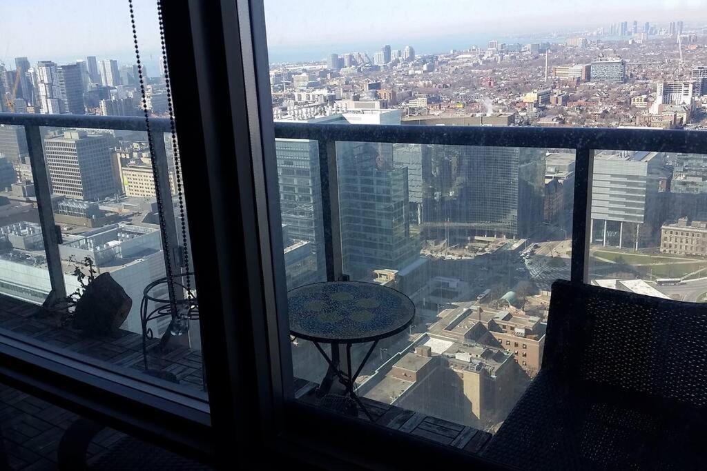 Stunning Condo With Fantastic View Of The City! Торонто Екстериор снимка