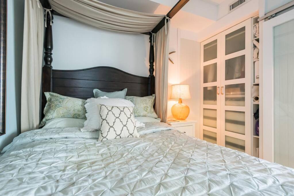 Stunning Condo With Fantastic View Of The City! Торонто Екстериор снимка