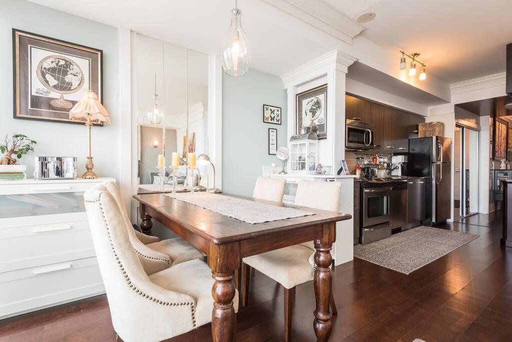 Stunning Condo With Fantastic View Of The City! Торонто Екстериор снимка