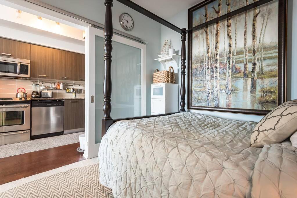 Stunning Condo With Fantastic View Of The City! Торонто Екстериор снимка
